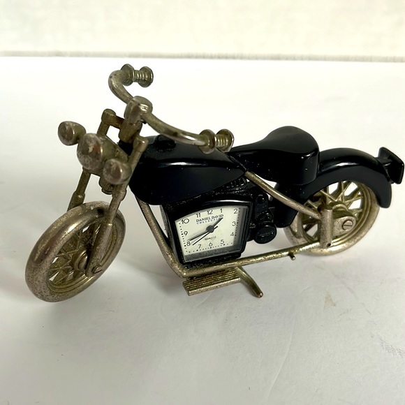 Daniel David Motorcycle Desk Clock - Picture 2 of 9
